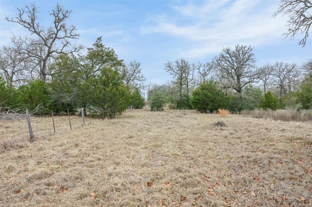 150 Turner LN, Paige, TX 78659