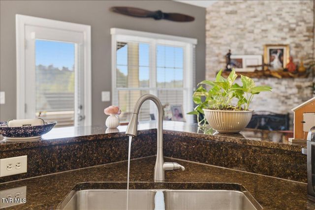 211 Harbor Approach, Johnson City, TN 37601