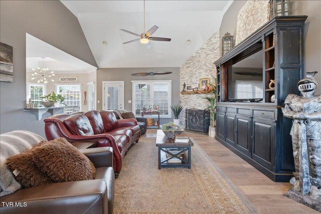 211 Harbor Approach, Johnson City, TN 37601