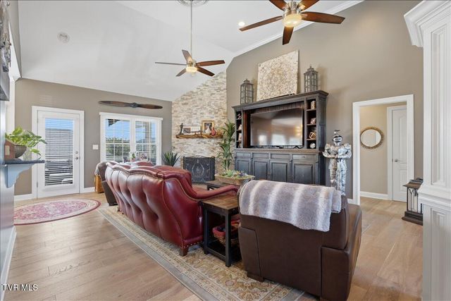 211 Harbor Approach, Johnson City, TN 37601