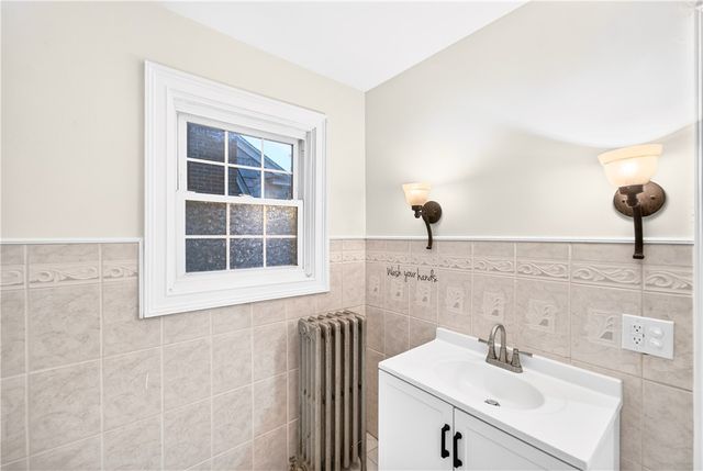 162 Verndale Avenue, Providence, RI 02905