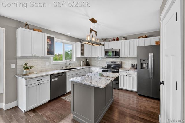 10119 Otter Drive, Green Oak Township, MI 48178