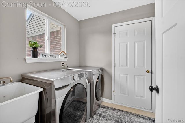 10119 Otter Drive, Green Oak Township, MI 48178