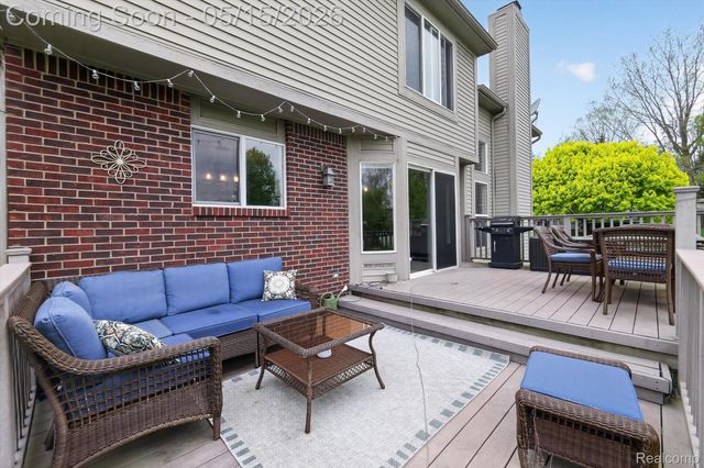 10119 Otter Drive, Green Oak Township, MI 48178