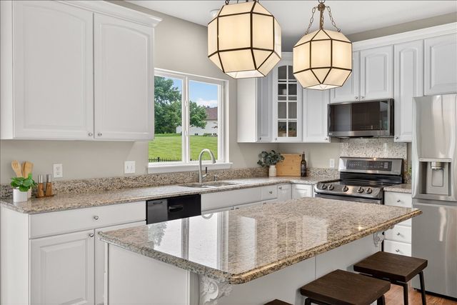 371 Galahad Court, Weldon Spring, MO 63304