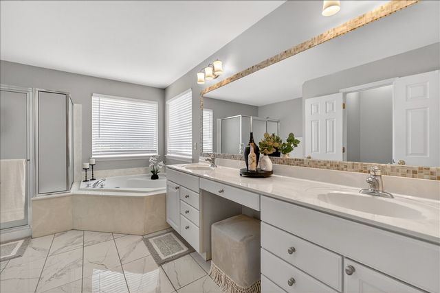 371 Galahad Court, Weldon Spring, MO 63304