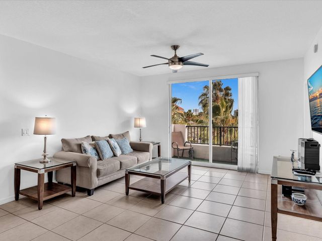 2421 NE 65th Street 406, Fort Lauderdale, FL 33308