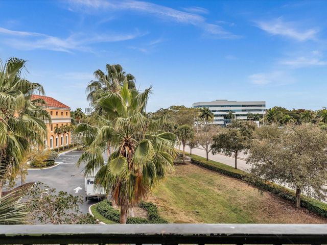 2421 NE 65th Street 406, Fort Lauderdale, FL 33308