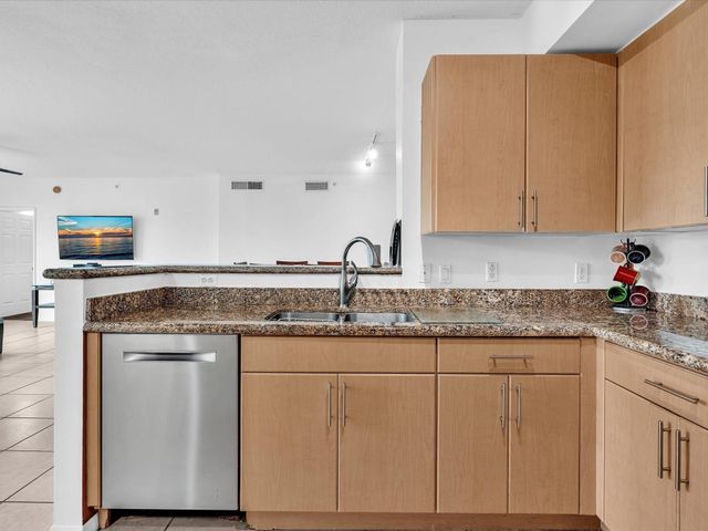 2421 NE 65th Street 406, Fort Lauderdale, FL 33308