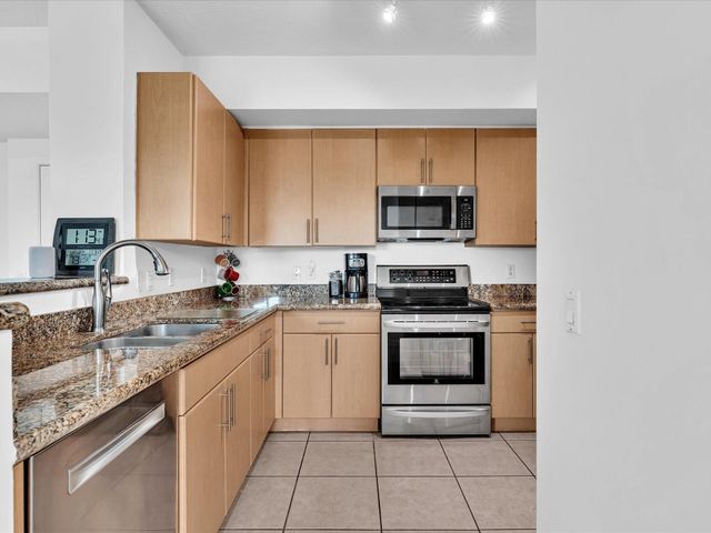 2421 NE 65th Street 406, Fort Lauderdale, FL 33308