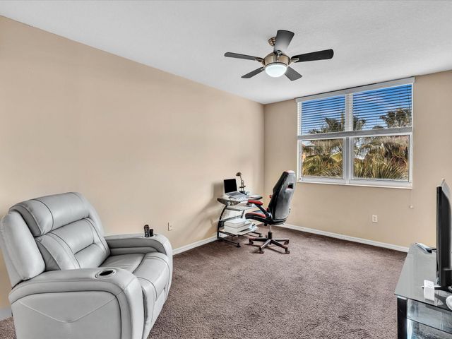 2421 NE 65th Street 406, Fort Lauderdale, FL 33308