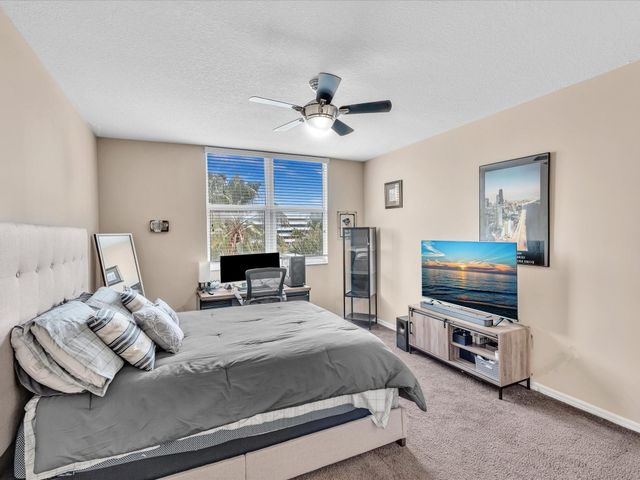 2421 NE 65th Street 406, Fort Lauderdale, FL 33308