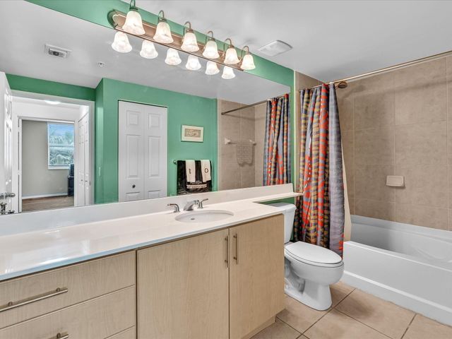 2421 NE 65th Street 406, Fort Lauderdale, FL 33308