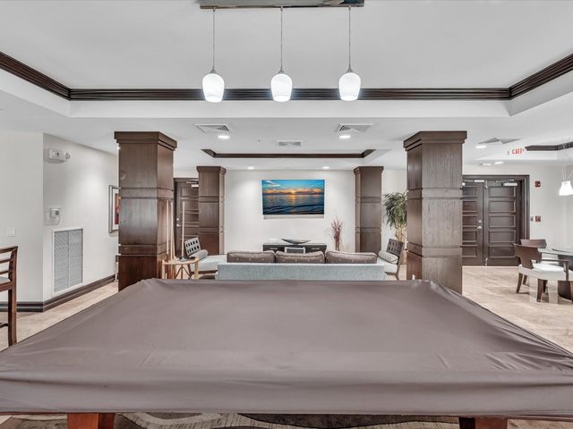 2421 NE 65th Street 406, Fort Lauderdale, FL 33308