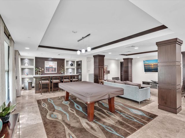 2421 NE 65th Street 406, Fort Lauderdale, FL 33308