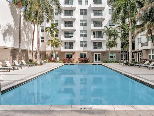 2421 NE 65th Street 406, Fort Lauderdale, FL 33308