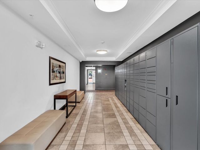 2421 NE 65th Street 406, Fort Lauderdale, FL 33308