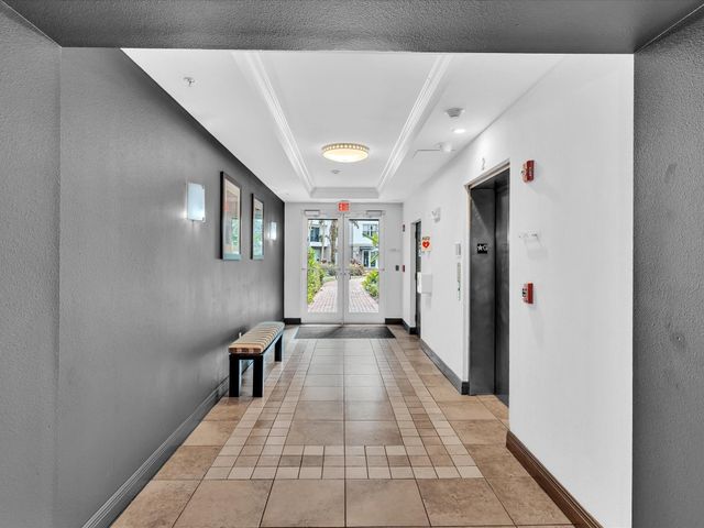 2421 NE 65th Street 406, Fort Lauderdale, FL 33308