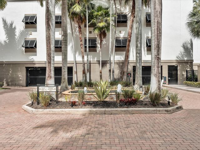 2421 NE 65th Street 406, Fort Lauderdale, FL 33308