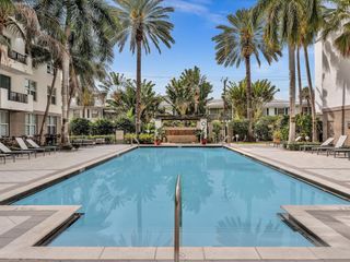 2421 NE 65th Street 406, Fort Lauderdale, FL 33308