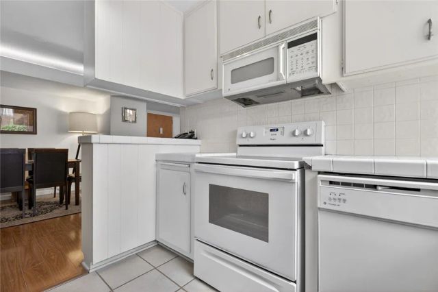 5429 Newcastle 204, Encino, CA 91316