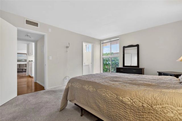 5429 Newcastle 204, Encino, CA 91316