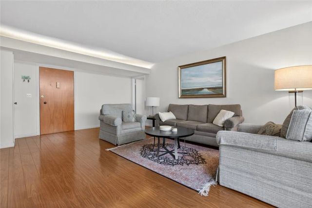 5429 Newcastle 204, Encino, CA 91316