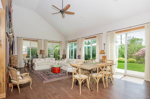 61 Huckleberry Lane, East Hampton, NY 11937