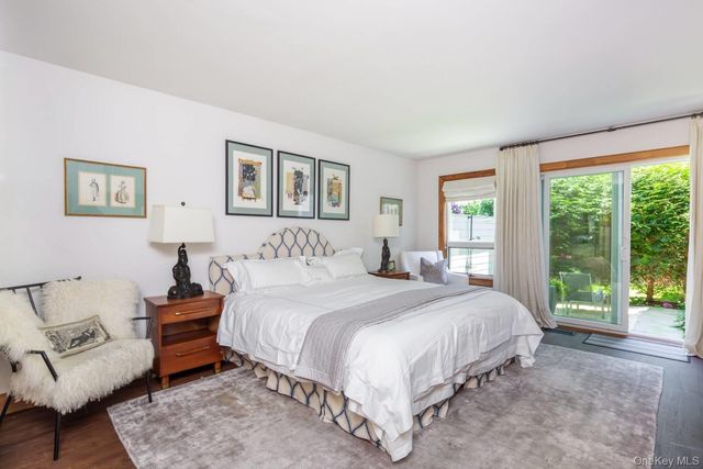 61 Huckleberry Lane, East Hampton, NY 11937