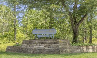 61 Huckleberry Lane, East Hampton, NY 11937