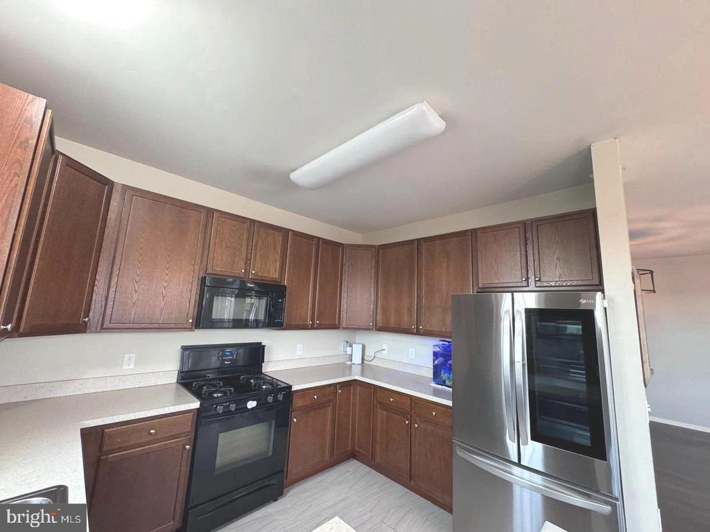 638 TIMBERLAKE DR, EWING, NJ 08618 — exterior