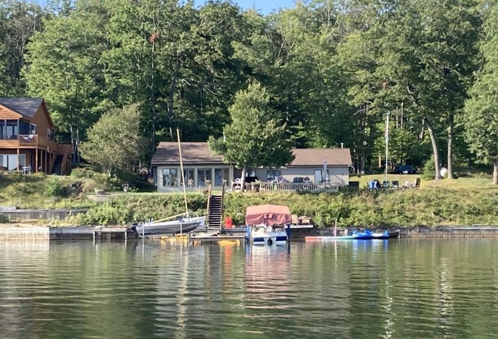 9321 W Oak Drive, Lake City, MI 49651