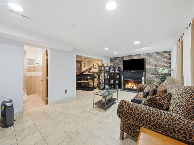 1829 217th Place, Sauk Village, IL 60411
