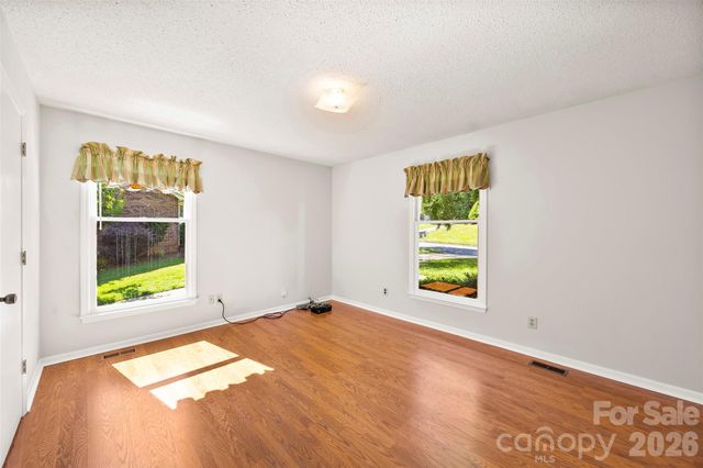 2410 Sandlewood Drive, Gastonia, NC 28054