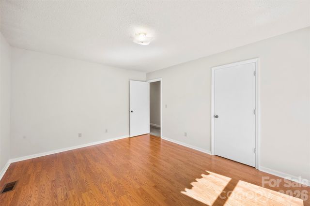 2410 Sandlewood Drive, Gastonia, NC 28054