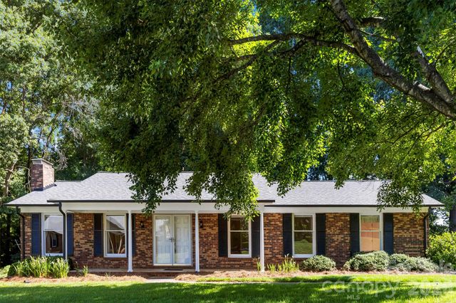 2410 Sandlewood Drive, Gastonia, NC 28054