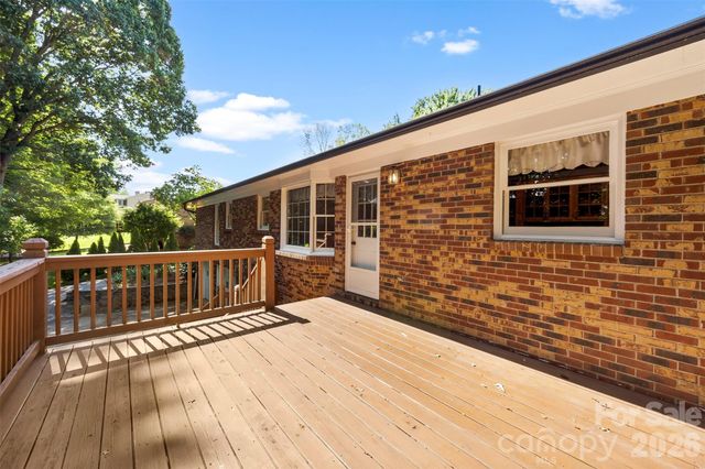 2410 Sandlewood Drive, Gastonia, NC 28054