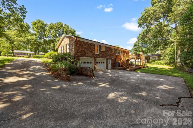 2410 Sandlewood Drive, Gastonia, NC 28054