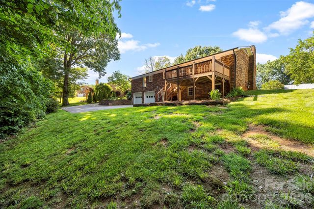 2410 Sandlewood Drive, Gastonia, NC 28054