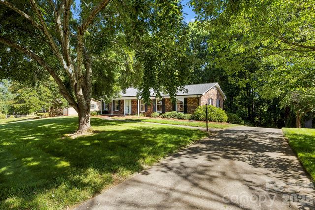 2410 Sandlewood Drive, Gastonia, NC 28054