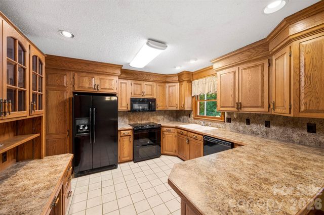 2410 Sandlewood Drive, Gastonia, NC 28054