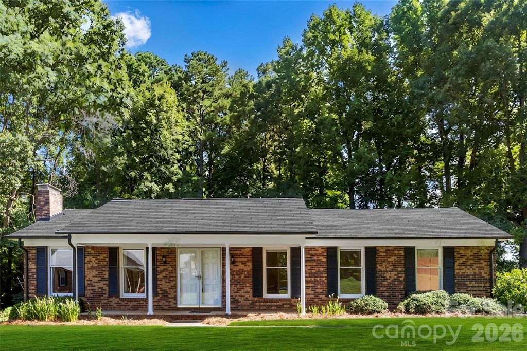 2410 Sandlewood Drive, Gastonia, NC 28054
