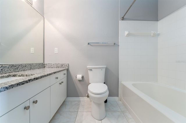 4306 BAYSIDE VILLAGE DRIVE 202, Tampa, FL 33615