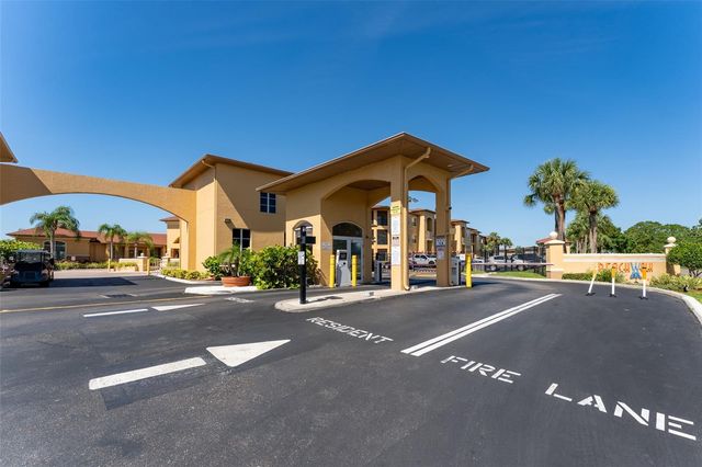 4306 BAYSIDE VILLAGE DRIVE 202, Tampa, FL 33615