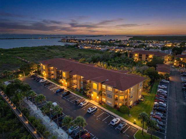 4306 BAYSIDE VILLAGE DRIVE 202, Tampa, FL 33615