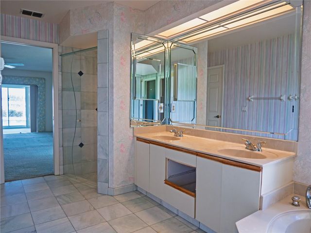 1936 WOLF LAUREL DRIVE, Sun City Center, FL 33573