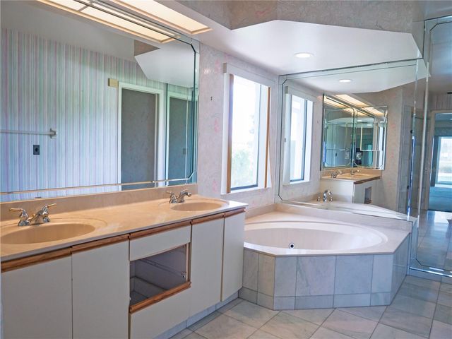 1936 WOLF LAUREL DRIVE, Sun City Center, FL 33573