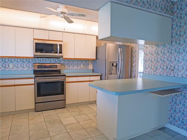 1936 WOLF LAUREL DRIVE, Sun City Center, FL 33573