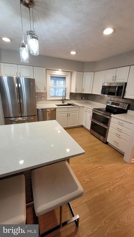 557 BELLVIEW AVE, Winchester, VA 22601