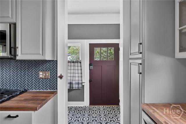 1901 E Henry Street, Savannah, GA 31404